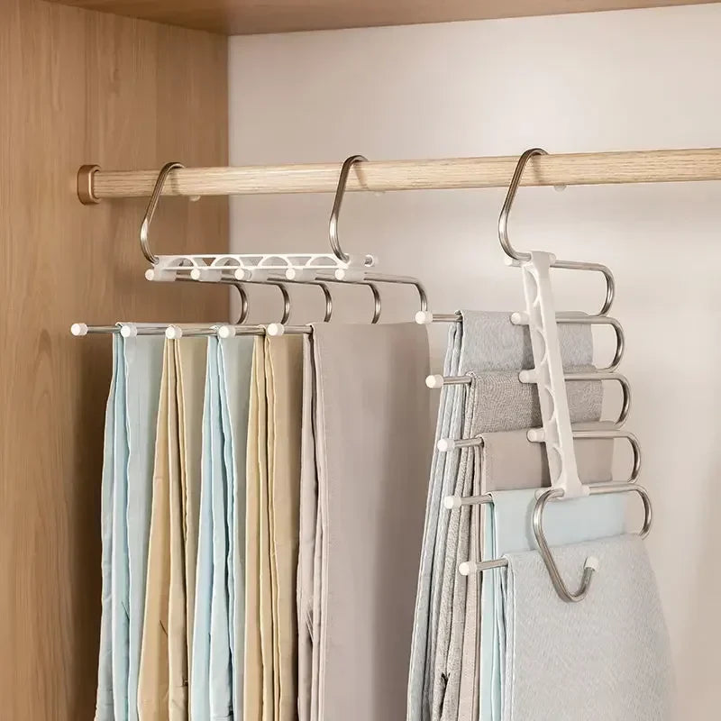 SmartRack Pro — Cabide Multifuncional 5 em 1 para Organização de Roupas!
